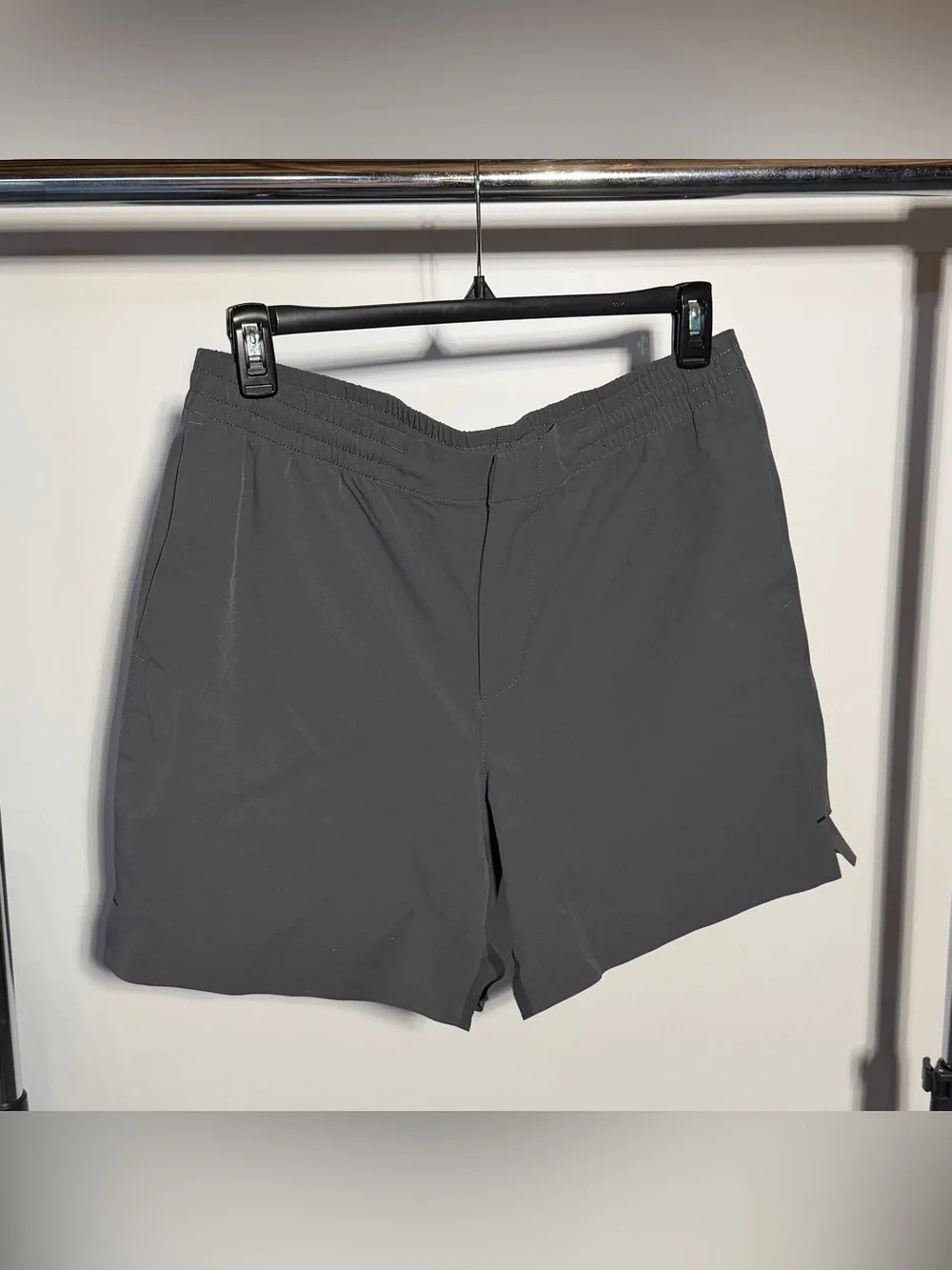 Banana Republic Aiden Shorts Gray Men’s Large Performance Casual Shorts